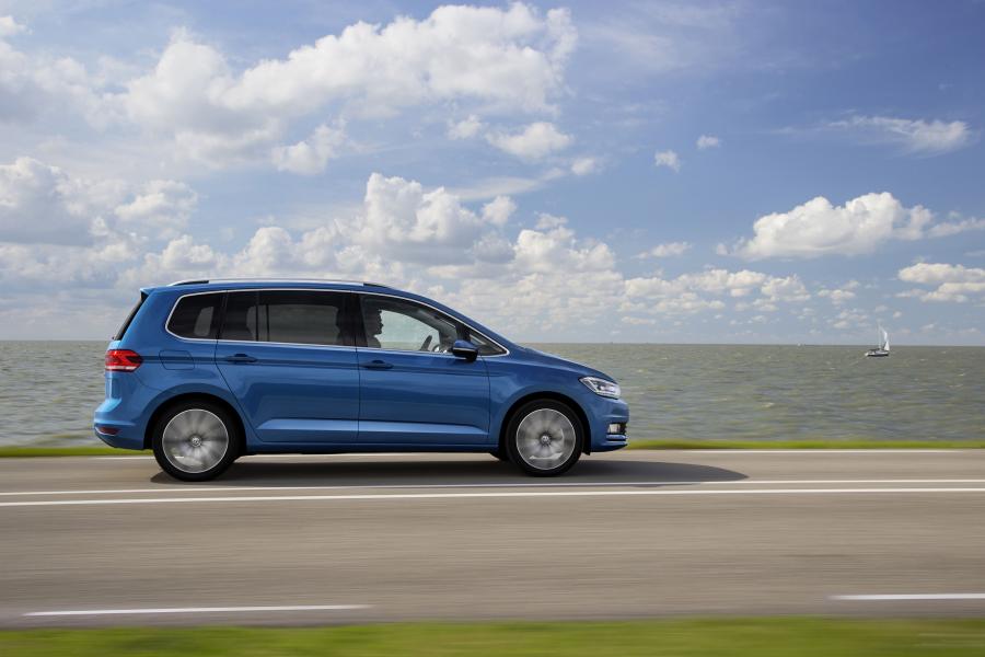 Volkswagen Touran 2015 года  (фото 12 из 26)